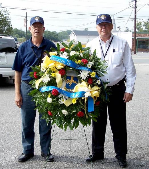 Dale_Darrell_wreath2.jpg